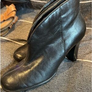Black heel booties